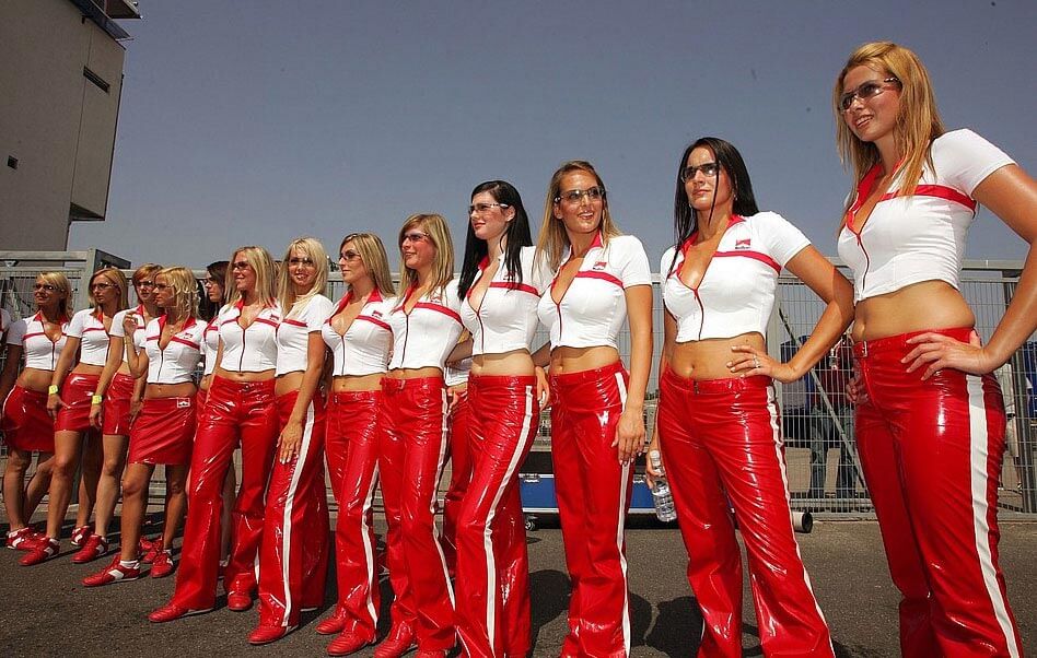 Девушки для выставок